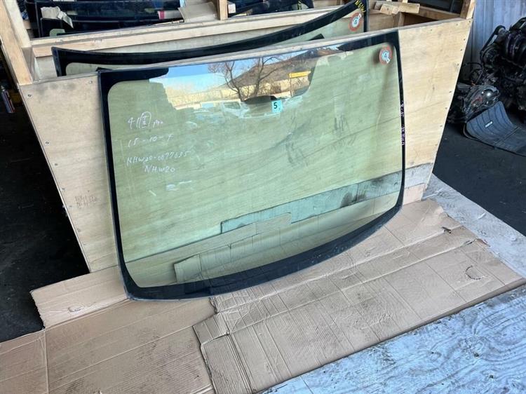 Лобовое стекло Тойота Приус в Омске 236521
