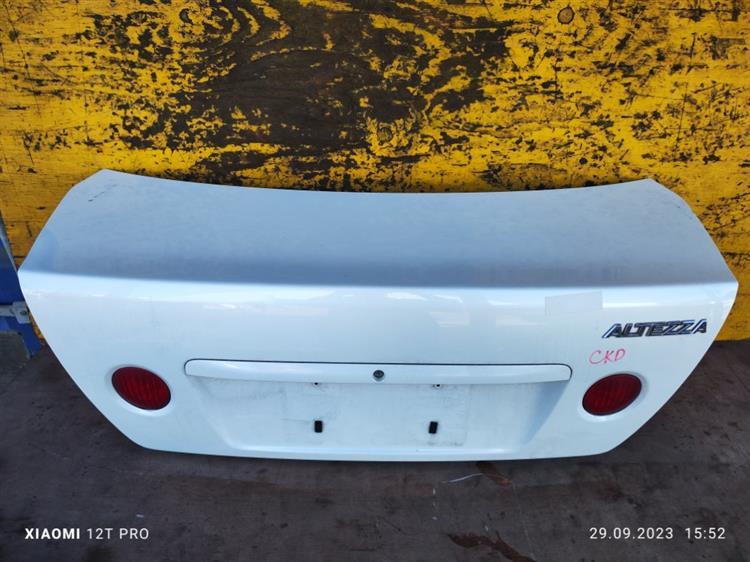 Крышка багажника Тойота Алтеза в Омске 651581